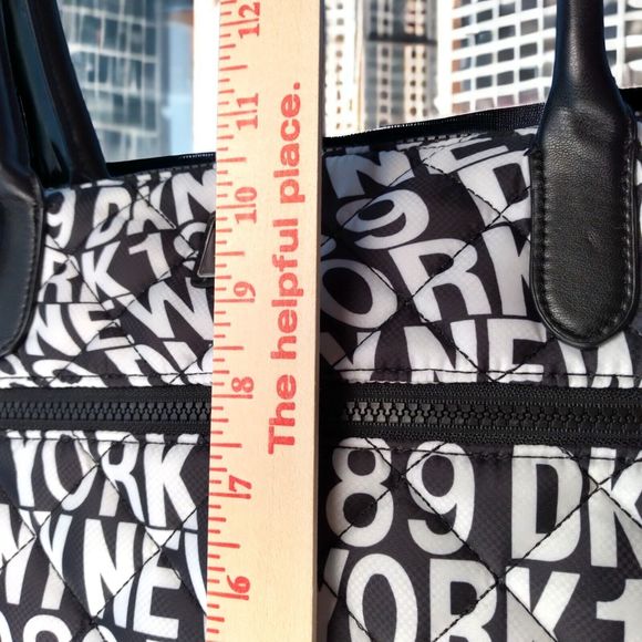 NWT DKNY Womens LYLA Quilted Black White Softshell Zip Large Shopper Tote Gift - Picture 6 of 15